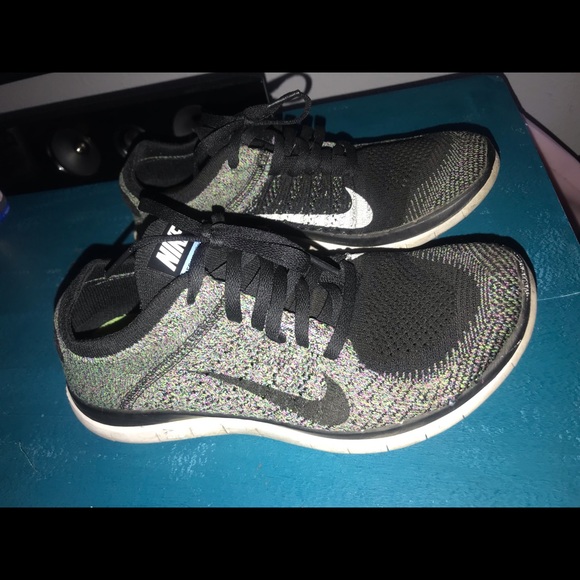 *SOLD* Nike Multicolor FlyKnit Free Runs - Picture 2 of 4